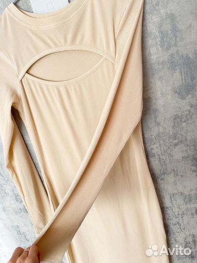 Платье трикотажное женское лапша 40 42 бежевое