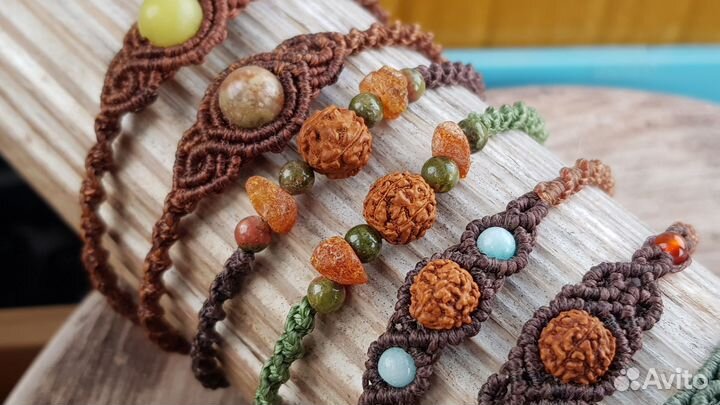 Браслеты, серьги и чокеры с рудракшей