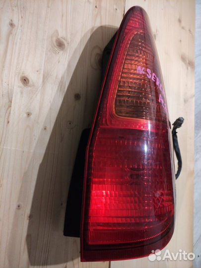 Фонарь задний правый Nissan Serena PC24