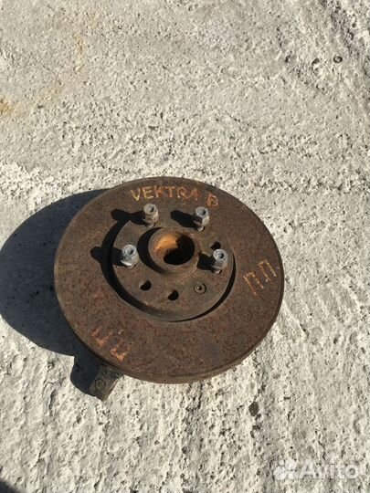 Кулак поворотный передний правый Opel Vectra (B) I