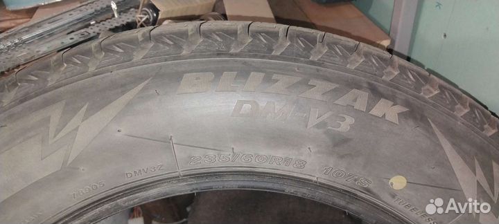Bridgestone Blizzak DM-V3 235/60 R18