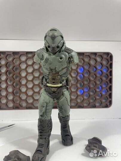 Doomguy фигурка