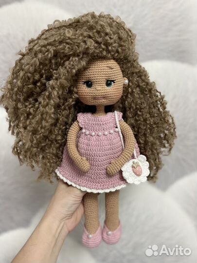 Вязаная кукла ручной работы