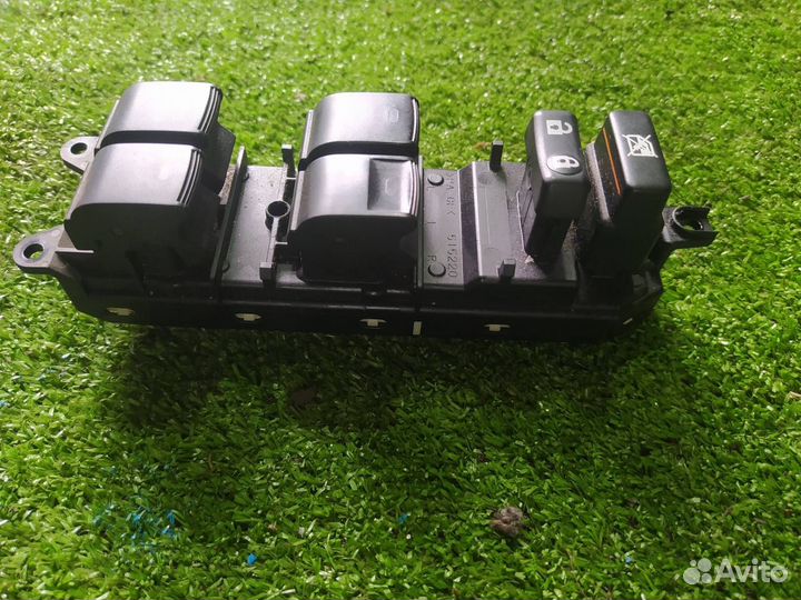 Блок управления стеклоподъемниками Toyota Camry