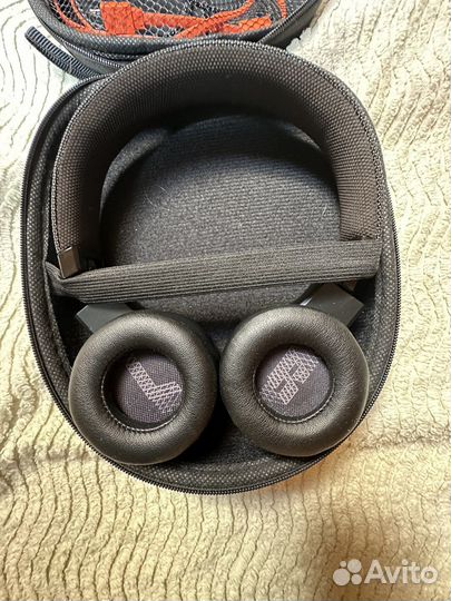 Беспроводные наушники jbl live 400bt
