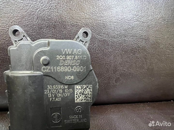 Моторчик заслонки отопителя бу Skoda Octavia A7