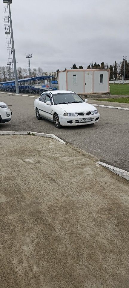Mitsubishi Carisma: фото владельца