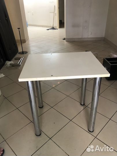 Продаю стол