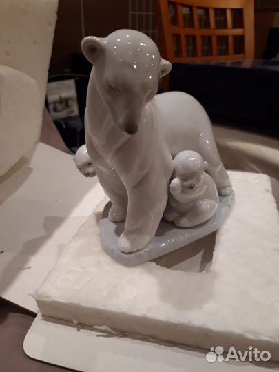 Lladro. Медведица с медвежатами
