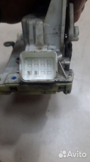 Замок двери задней правой Ford Focus