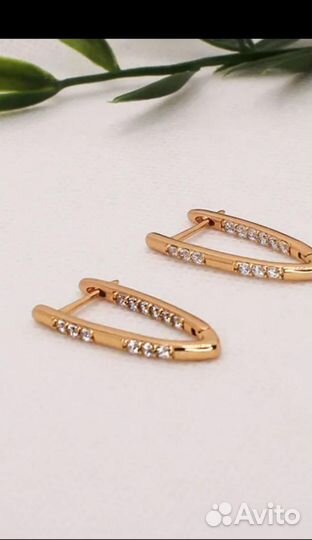 Серьги новые с вставками Циркон