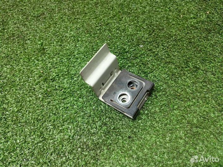 Кронштейн крепления крыла Ford Kuga 2008-2012