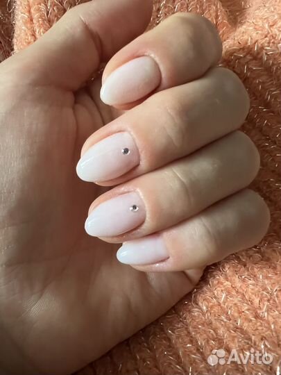 Модель на маникюр