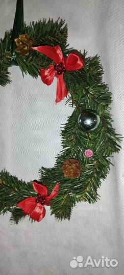 Новогодний венок/красные бантики