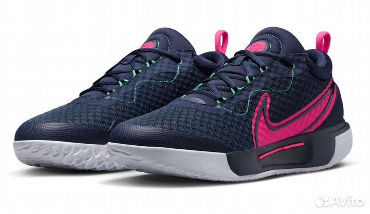 Теннисные кроссовки nike 37,5 размера