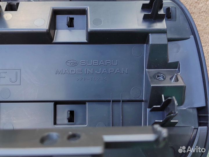 Панель дисплея торпедо Subaru Forester 4 2014
