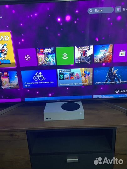 Xbox series s + аккумулятор для гемпада