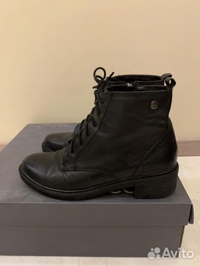 Ботинки женские