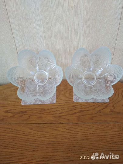 Вазочки из узорчатого стекла