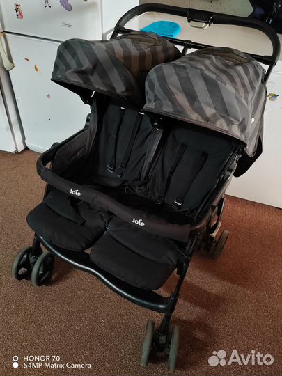 Коляска прогулочная для двойни/погодок