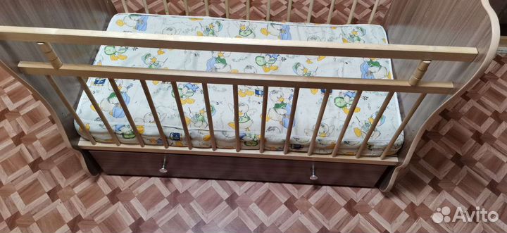 Детская кровать маятник