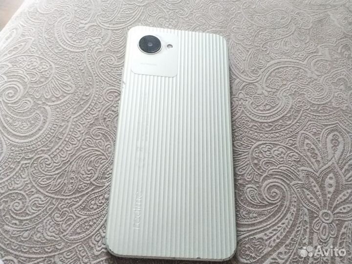 Мобильные телефоны бу realme с30