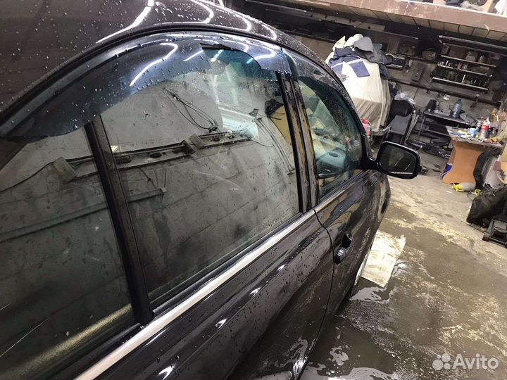 Ветровики Avensis t250