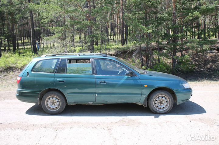 Toyota Caldina 2.0 AT, 1995, битый, 350 000 км