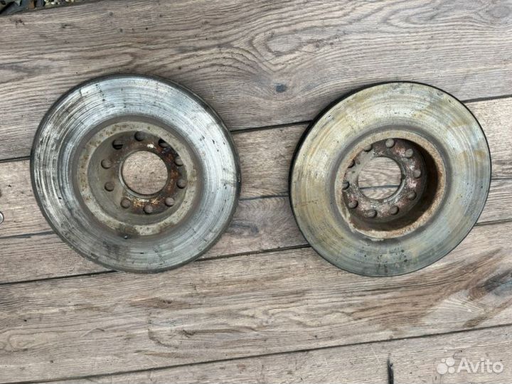 Тормозные диски переднее Volkswagen Passat B5 1.8