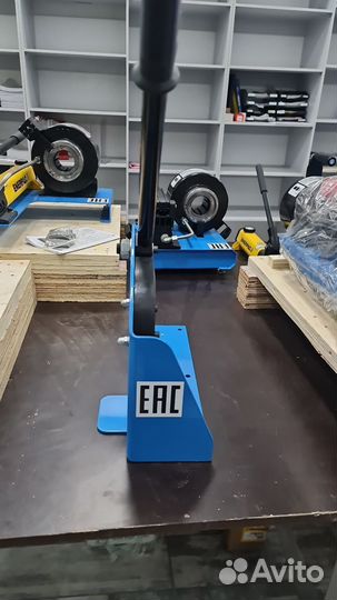 Пресс для шлангов кондиционеров (шлангов) р12 механический ручной мобильный