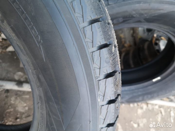 Dunlop Winter Maxx SJ8 215/65 R17 103R