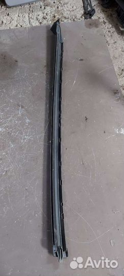 Молдинг лобового стекла на Cadillac SRX