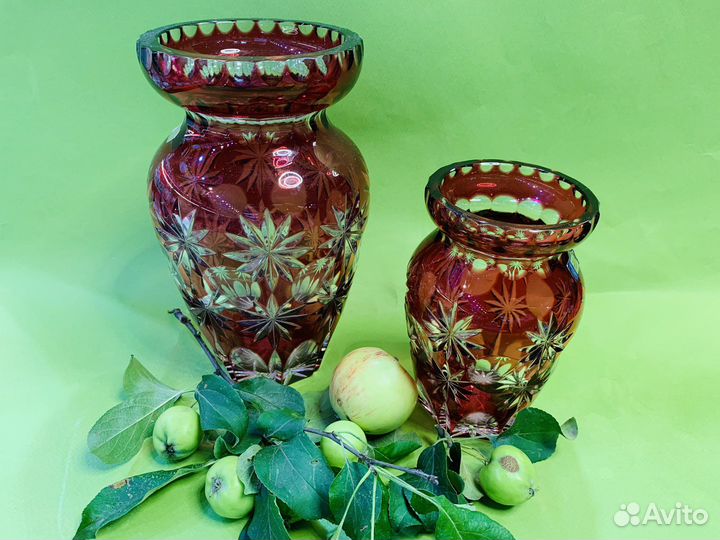 Две цветочные вазы малиновый хрусталь германия