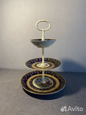 Антикварная этажерка «мадонна кобальт»