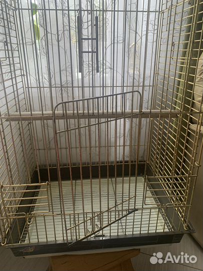 Клетка для крупного попугая с жердью