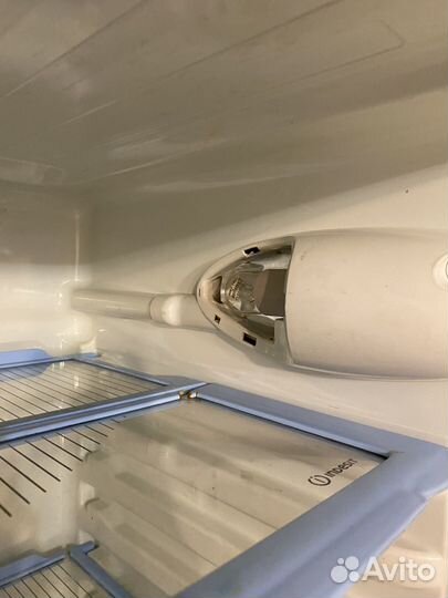 Холодильник бу indesit
