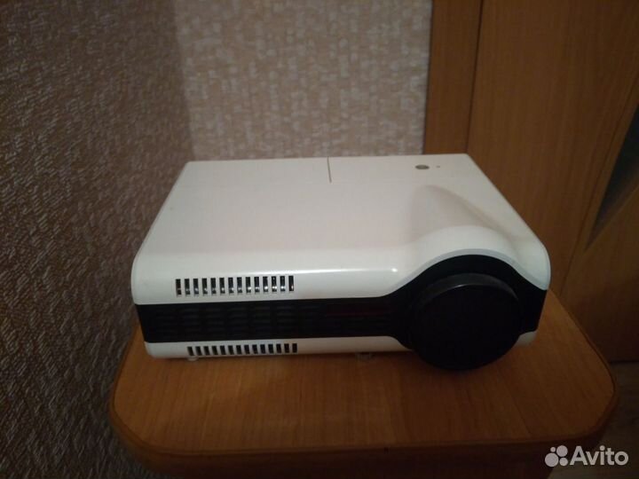 Проектор (LED projector Model:LED-2+)