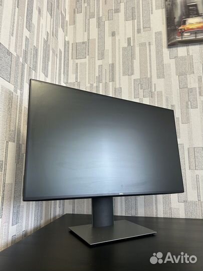 Монитор Dell