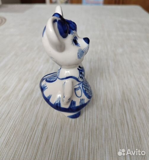 Фарфоровая статуэтка фигурка для интерьера Гжель
