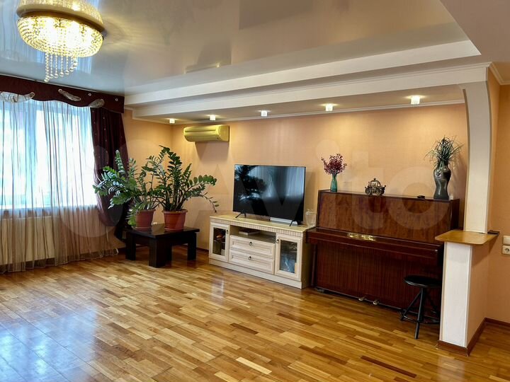 4-к. квартира, 143 м², 4/10 эт.