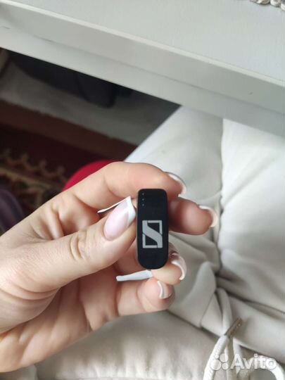 Клипса для наушников