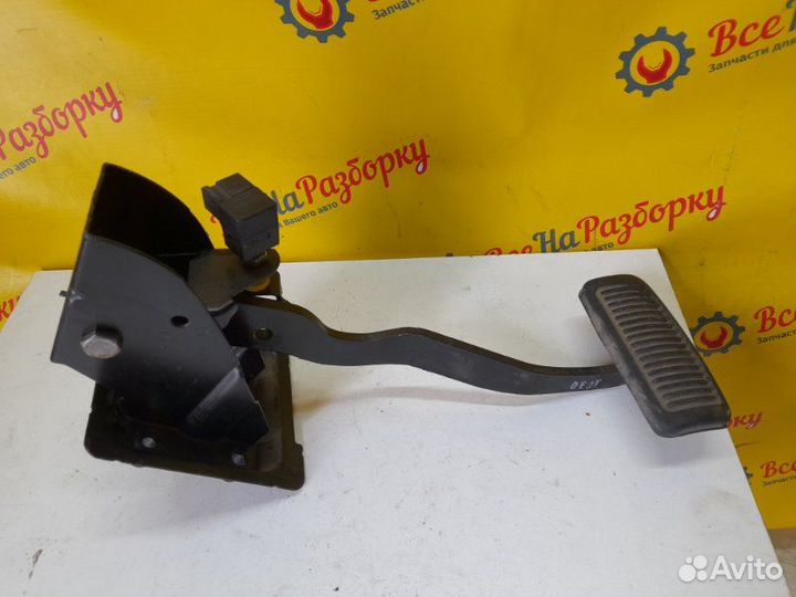 Педаль тормоза Hyundai Elantra седан G4ED 2008