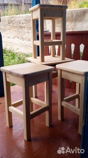 Табурет из дуба и сосны в наличии