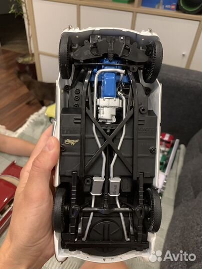 Машина ertl chevrolet corvette