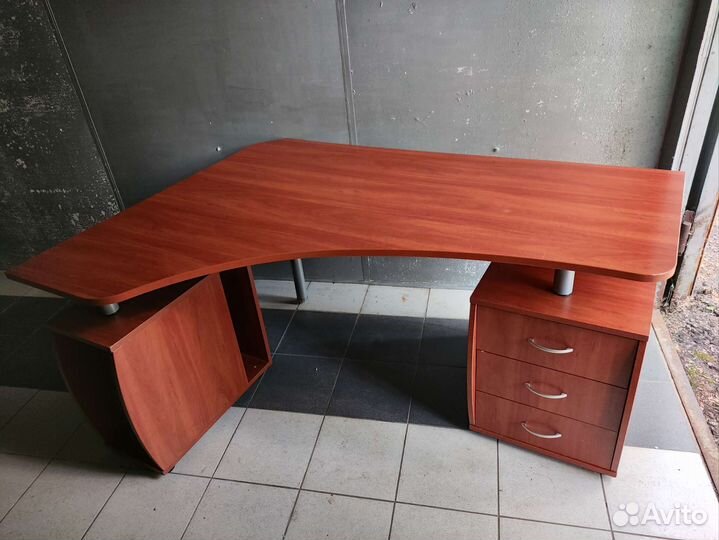 Стол письменный, компьютерный