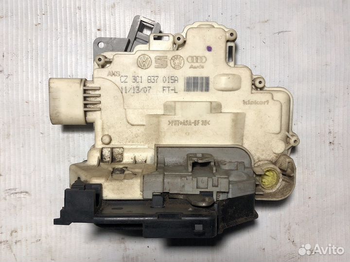Замок двери передний левый VAG 3C1 837 015A