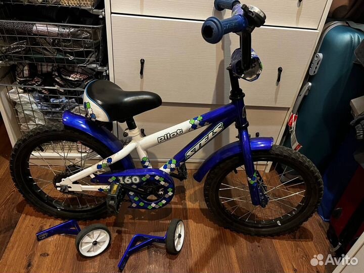 Детский велосипед четырехколесный