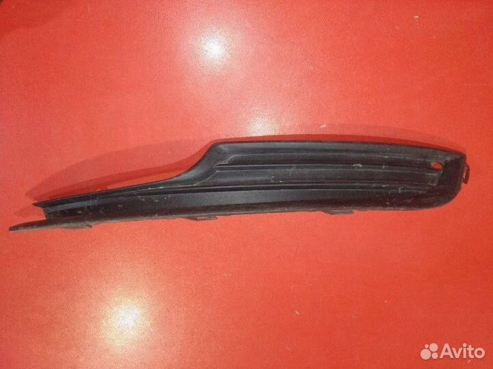 Накладка противотуманной фары передняя левая