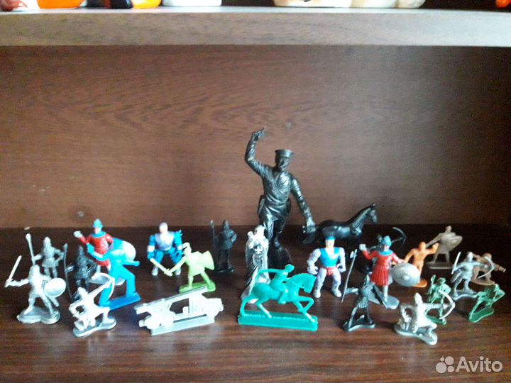 Игрушки СССР солдатики