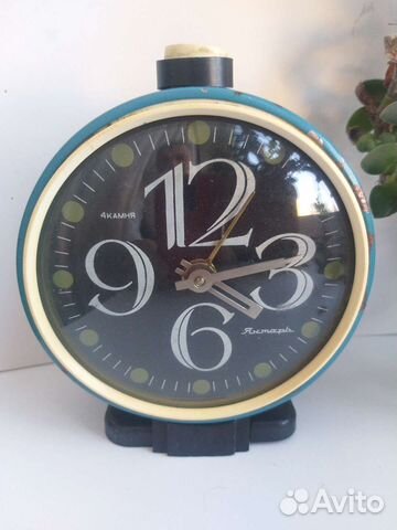 Часы будильник янтарь механический
